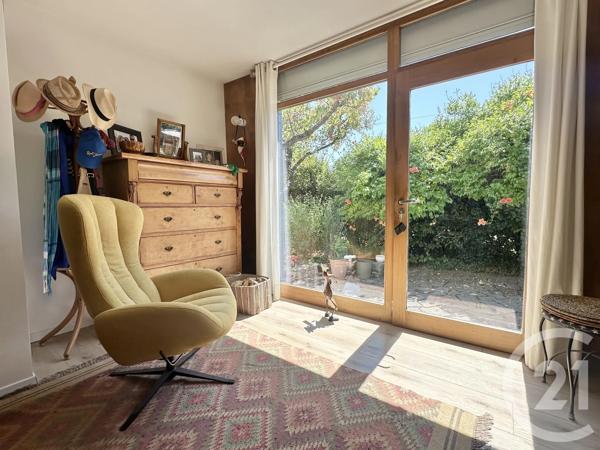 Maison à vendre  3 pièces - 145 m 2   ST CYR SUR MER  - 83