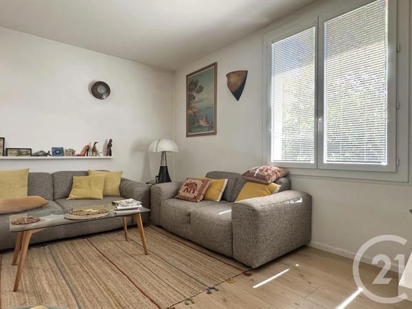 Maison à vendre  3 pièces - 145 m 2   ST CYR SUR MER  - 83