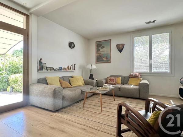 Maison à vendre  3 pièces - 145 m 2   ST CYR SUR MER  - 83