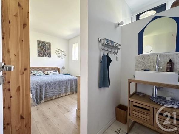 Maison à vendre  3 pièces - 145 m 2   ST CYR SUR MER  - 83
