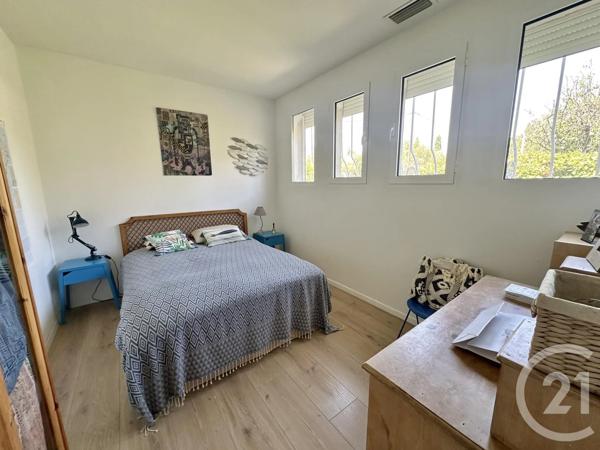 Maison à vendre  3 pièces - 145 m 2   ST CYR SUR MER  - 83