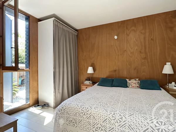 Maison à vendre  3 pièces - 145 m 2   ST CYR SUR MER  - 83