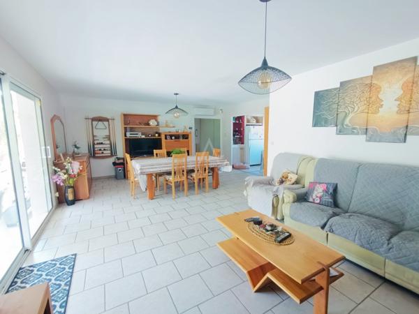 Maison de plain-pied avec jardin arboré – Magnac-sur-Touvre