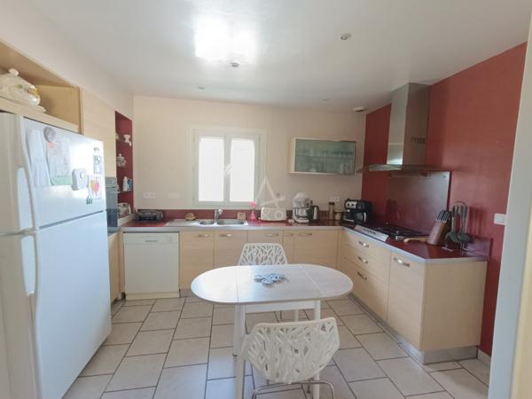 Maison de plain-pied avec jardin arboré – Magnac-sur-Touvre