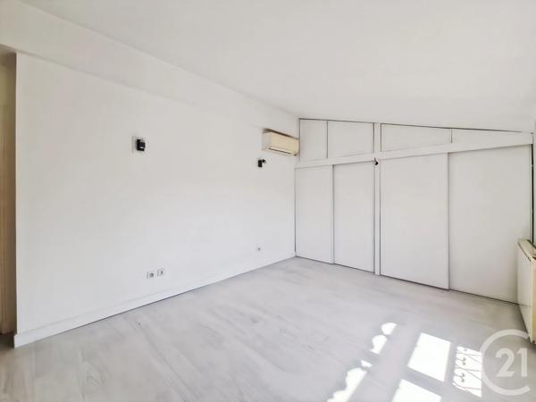 Maison à vendre  4 pièces - 119 m 2   MARSEILLE  - 13010