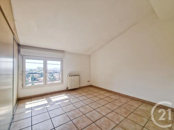 Maison à vendre  4 pièces - 119 m 2   MARSEILLE  - 13010