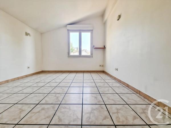 Maison à vendre  4 pièces - 119 m 2   MARSEILLE  - 13010