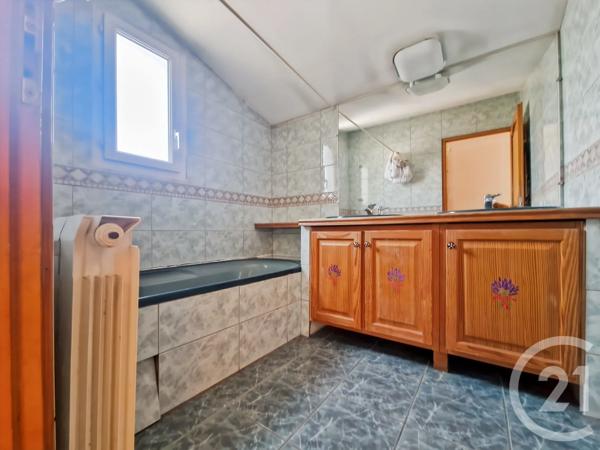 Maison à vendre  4 pièces - 119 m 2   MARSEILLE  - 13010