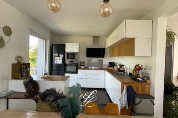 Location - Maison 5 pièces 135 m 2 SENE (56860)