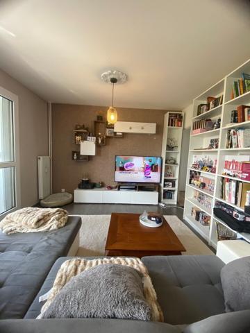 Essey Appartement rénové de 88m2 avec balcon, garage et caves. 159K€