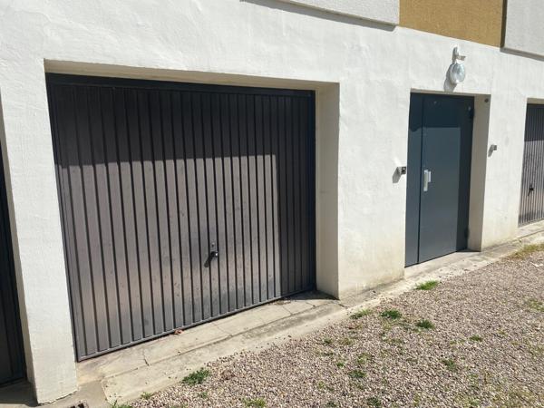 Essey Appartement rénové de 88m2 avec balcon, garage et caves. 159K€