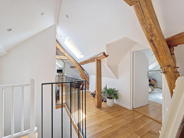 Maison 7 pièces 200m², double garage sur 3400m² de terrain