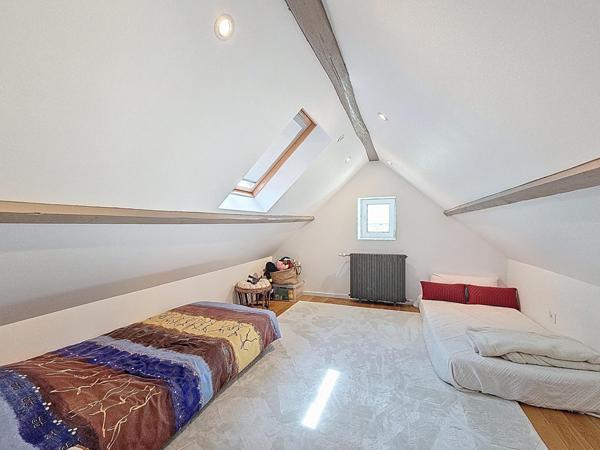 Maison 7 pièces 200m², double garage sur 3400m² de terrain