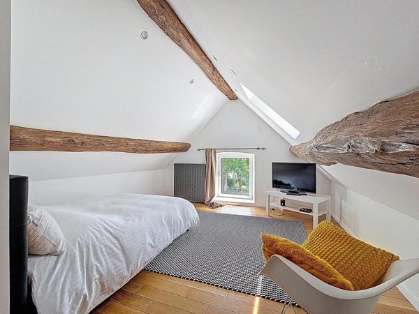 Maison 7 pièces 200m², double garage sur 3400m² de terrain