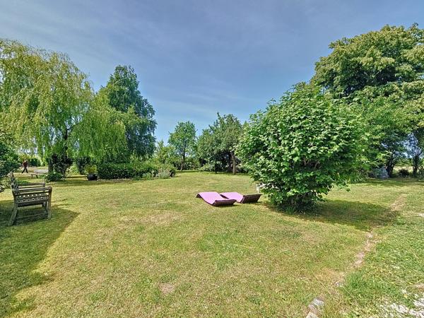 Maison 7 pièces 200m², double garage sur 3400m² de terrain