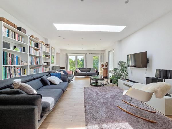 Maison 7 pièces 200m², double garage sur 3400m² de terrain