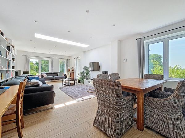 Maison 7 pièces 200m², double garage sur 3400m² de terrain