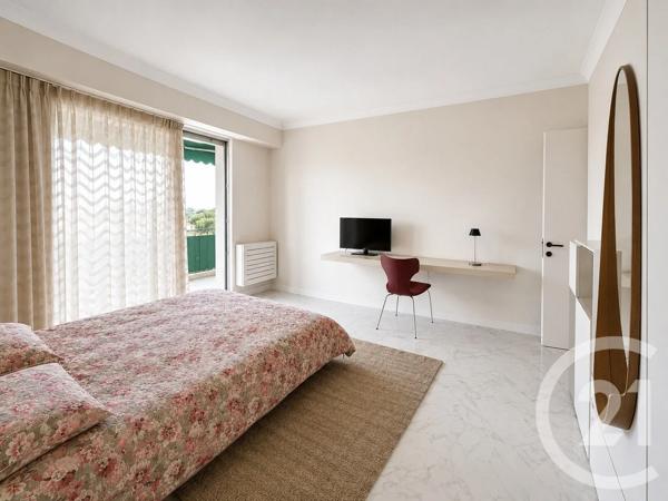 Appartement F4 à vendre  4 pièces - 126,70 m 2   ROQUEBRUNE CAP MARTIN  - 06