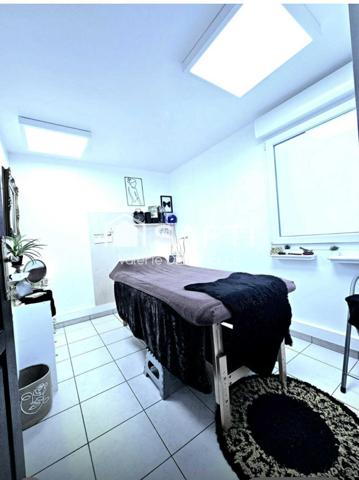 EXCEPTIONNEL, Maison de Maître et son Local Commercial Indépendant