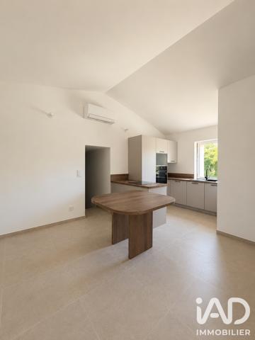 Location appartement 4 pièces 63 m² Pélissanne