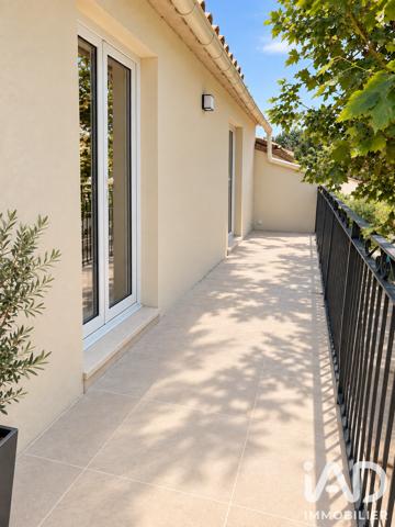 Location appartement 4 pièces 63 m² Pélissanne