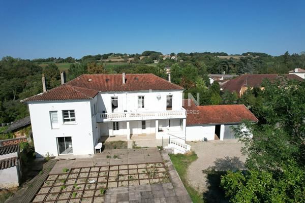 Maison de maître de plus de 350m² à vendre à Nérac