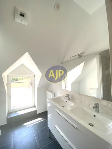 Maison à louer Guemene Penfao : 3 pièces, 49m² avec 2 chambre(s) à 800€ - AJP By Marie