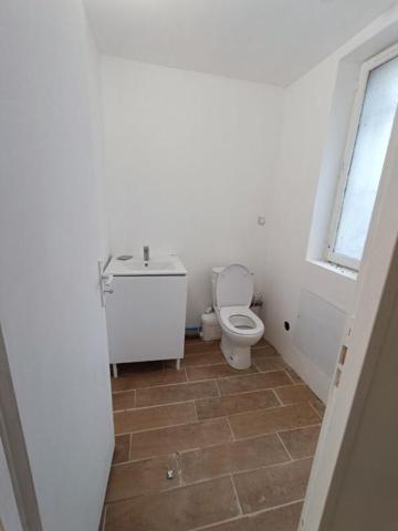 CHAMBERY - MURS COMMERCIAUX LIBRES, Local commercial 50m²