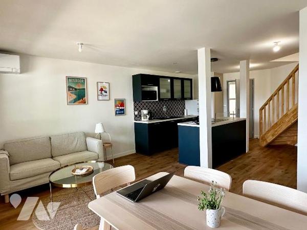 Appartement à Vendre à Capbreton, Landes (40)
Très bel appartement NEUF en duplex situé à l'ét...