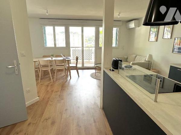 Appartement à Vendre à Capbreton, Landes (40)
Très bel appartement NEUF en duplex situé à l'ét...