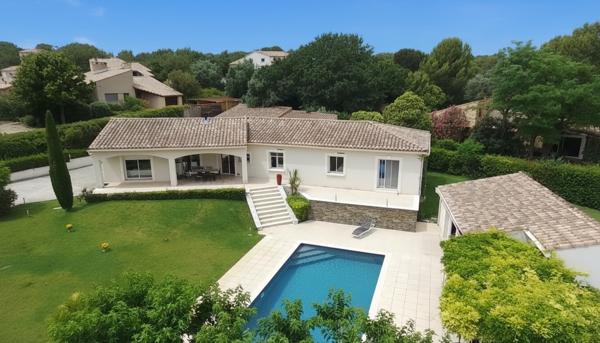Villa d'architecte  6 pièce(s) 230 m2