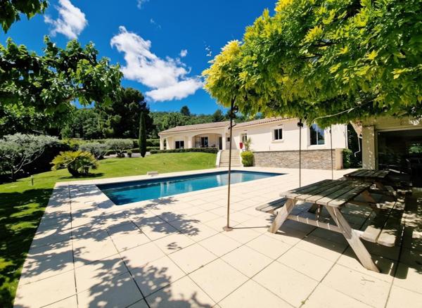 Villa d'architecte  6 pièce(s) 230 m2