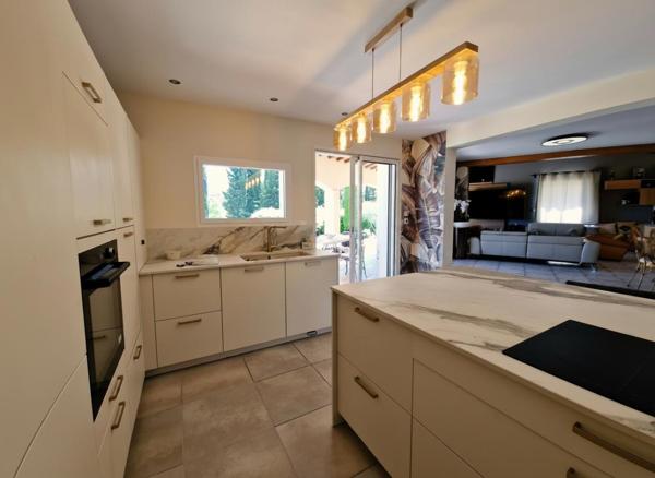 Villa d'architecte  6 pièce(s) 230 m2