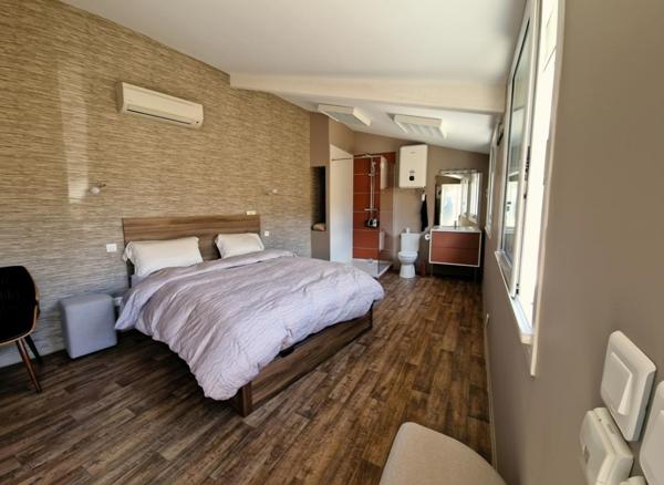 Villa d'architecte  6 pièce(s) 230 m2