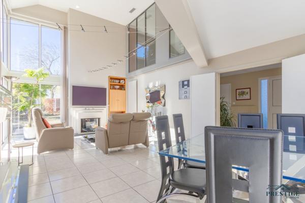 STE LUCE SUR LOIRE - MAISON D'ARCHITECTE 174 M2 - DOUBLE GARAGE - TERRAIN 852M2