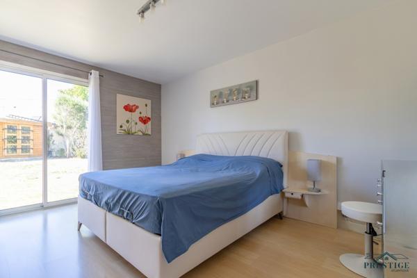 STE LUCE SUR LOIRE - MAISON D'ARCHITECTE 174 M2 - DOUBLE GARAGE - TERRAIN 852M2