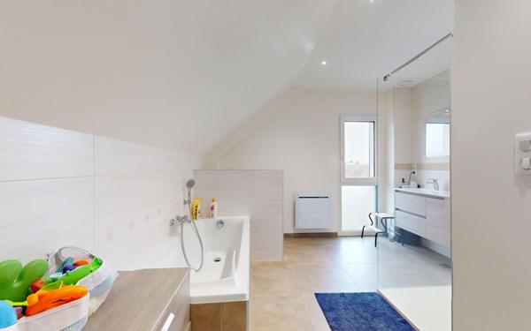 Maison à vendre    4 pièces •  Berrwiller