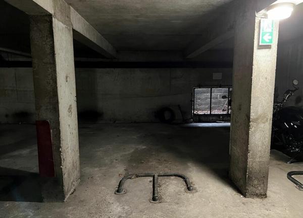 Stationnement à louer    12 m2 Joué-lès-Tours