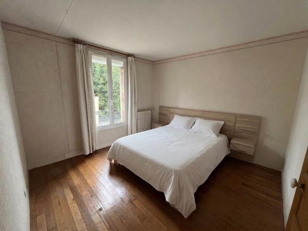 Maison
         6 pièces
        - 145 m² Exclusivité 1 000 000 € *