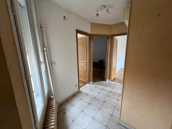 Maison
         6 pièces
        - 145 m² Exclusivité 1 000 000 € *