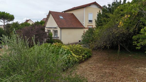Maison
         6 pièces
        - 145 m² Exclusivité 1 000 000 € *