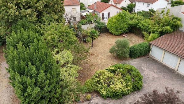 Maison
         6 pièces
        - 145 m² Exclusivité 1 000 000 € *