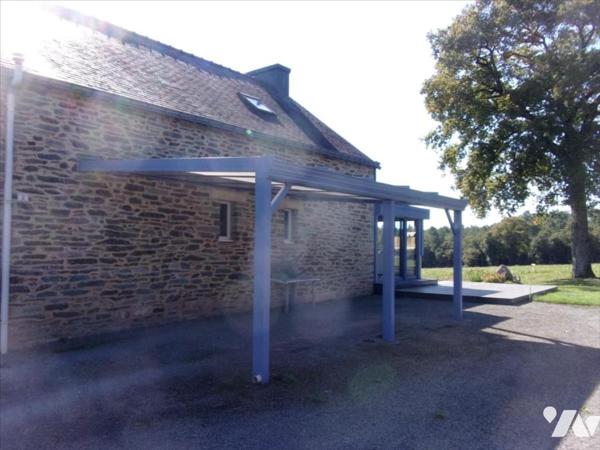 Maison indépendante en campagne à vendre.