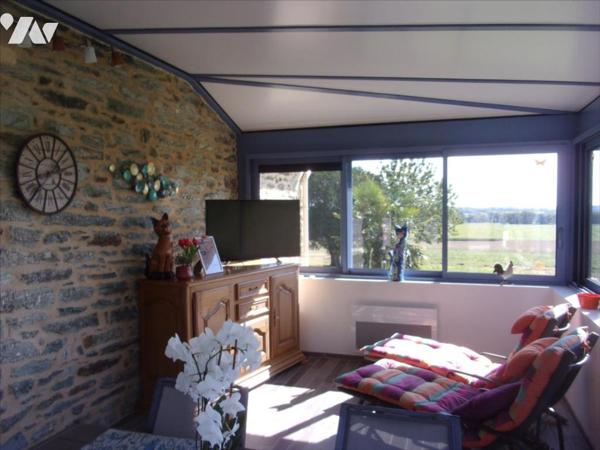 Maison indépendante en campagne à vendre.