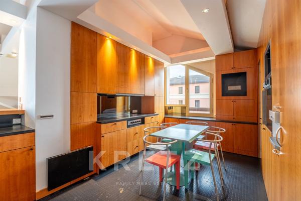 APPARTEMENT DERNIER ETAGE