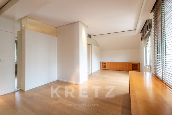 APPARTEMENT DERNIER ETAGE