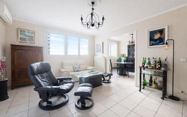 Appartement à vendre    4 pièces • 78,58 m2 Marseille 10