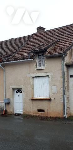  A VENDRE - A LIMOGNE-EN-QUERCY (LOT - 46260) - Maison mitoyenne située dans le bourg du villag...