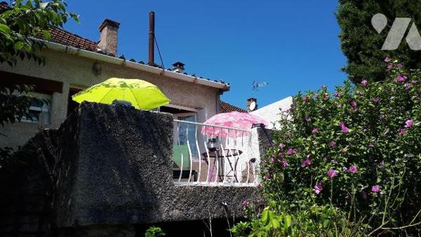  A VENDRE - A LIMOGNE-EN-QUERCY (LOT - 46260) - Maison mitoyenne située dans le bourg du villag...