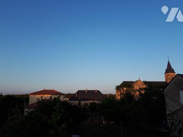 A VENDRE - A LIMOGNE-EN-QUERCY (LOT - 46260) - Maison mitoyenne située dans le bourg du villag...